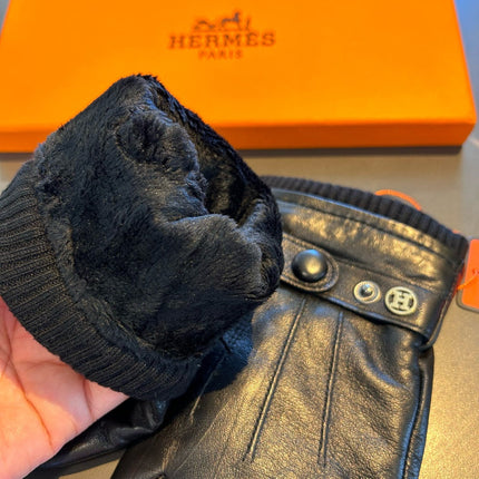 GLOVES WITH BUTTON IN BLACK SHEEPSKIN 456347