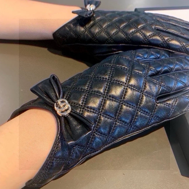TOUCHSCREEN GLOVES WITH BOW IN BLACK LAMBSKIN 467968