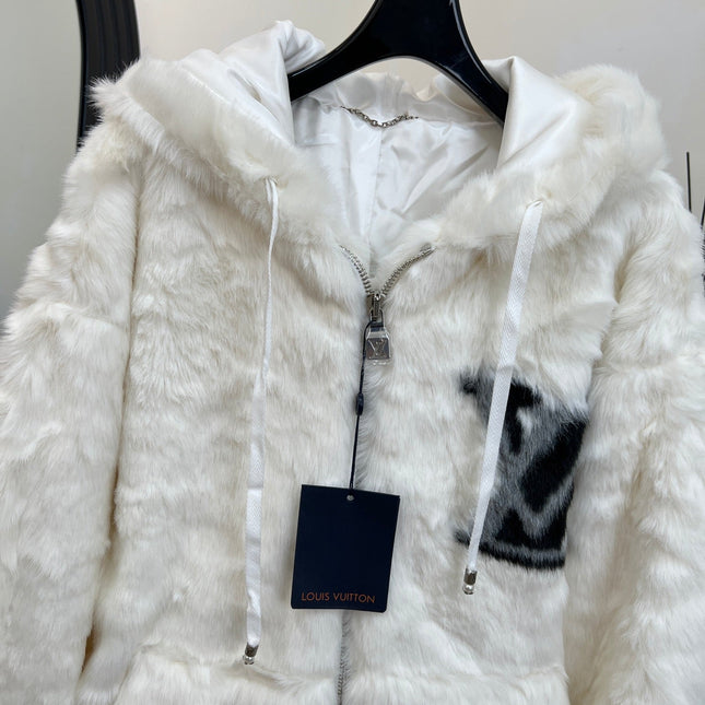 LV 25S FUR COAT 0160