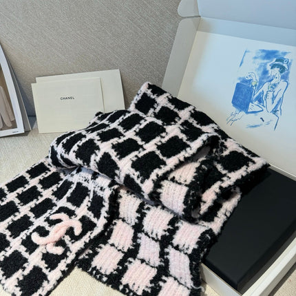 CHANEL 25S SCARF 180 IN WOOL 932137
