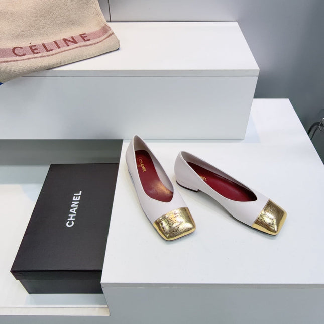 CHANEL 26S FLATS IN WHITE LAMBSKIN WITH GOLD CAP TOE