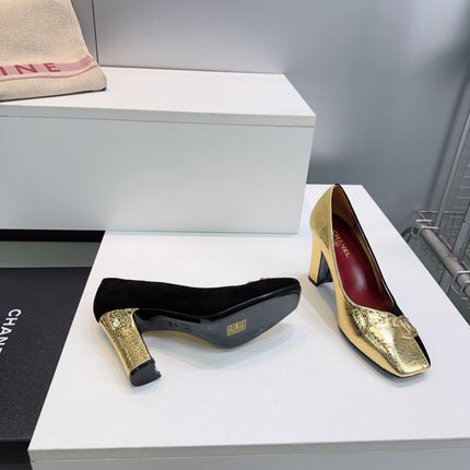 CHANEL 26S SQUARE-TOE HIGH HEELS 95 MM IN GOLD LAMBSKIN AND BLACK SUEDE