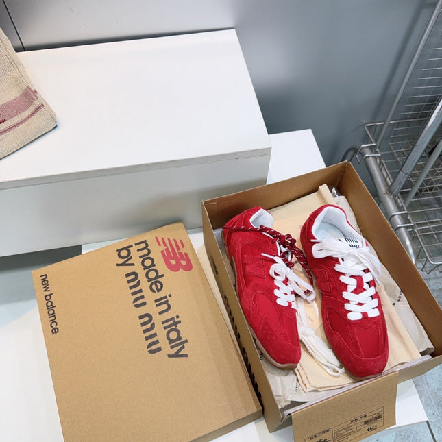 MIUMIU 26S NEW BALANCE SNEAKERS IN DARK RED SUEDE & FABRIC