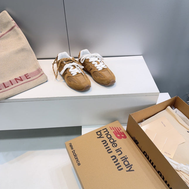 MIUMIU 26S NEW BALANCE SNEAKERS IN TAN BROWN SUEDE & FABRIC