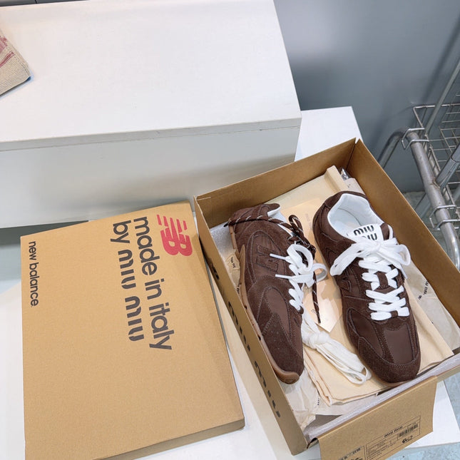 MIUMIU 26S NEW BALANCE SNEAKERS IN DARK BROWN SUEDE & FABRIC