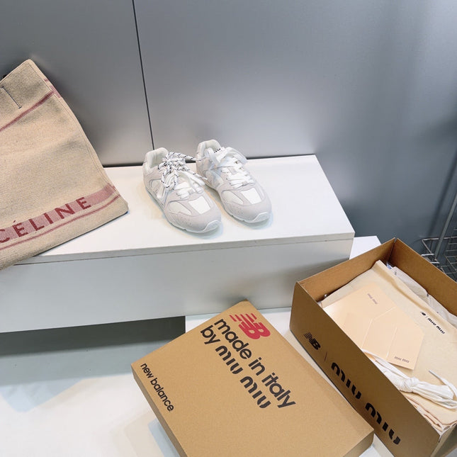 MIUMIU 26S NEW BALANCE SNEAKERS IN WHITE SUEDE & FABRIC