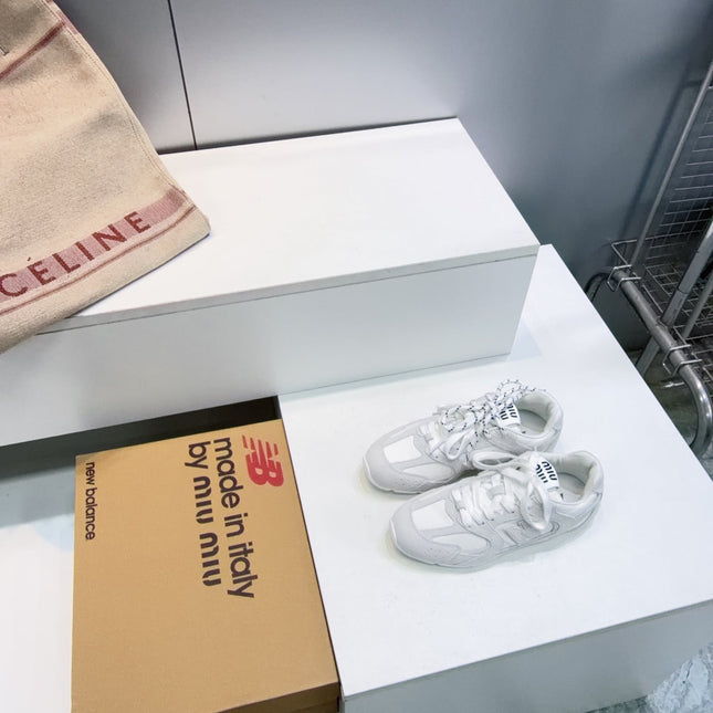 MIUMIU 26S NEW BALANCE SNEAKERS IN WHITE SUEDE & FABRIC