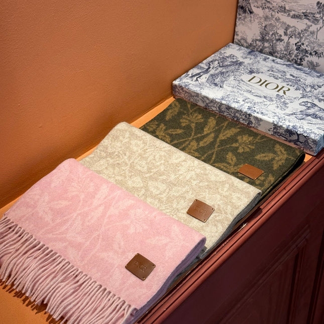 SCARF 180 CM IN BABY PINK MONOGRAM CASHMERE 394643