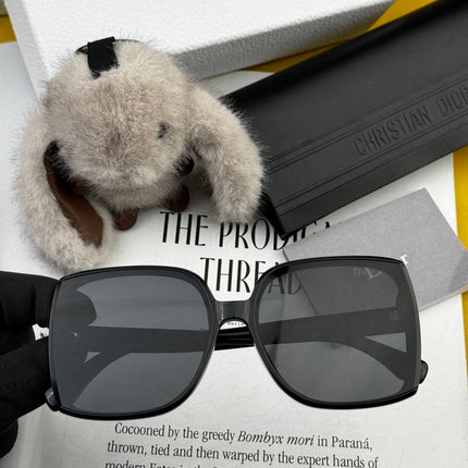 MONTAIGNE SUNGLASS CD3311 IN ACETATE