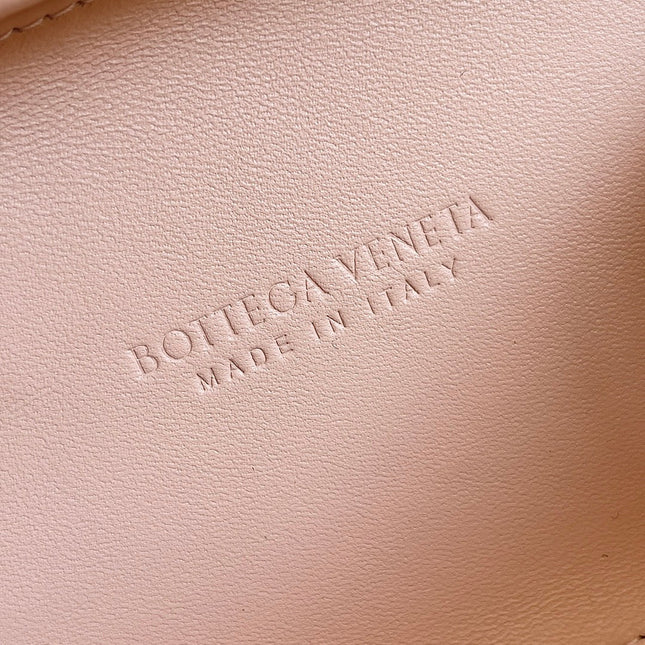 CLASSIC KNOT 20 IN LOTUS LAMBSKIN