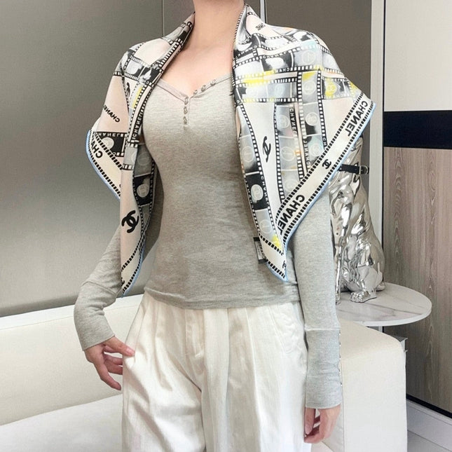 CHANEL 26S SCARF 88 IN SILK 309798