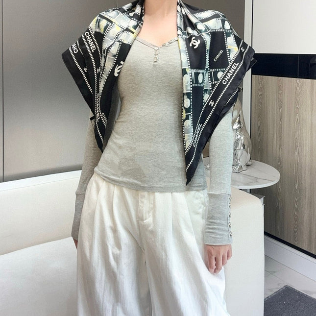 CHANEL 26S SCARF 88 IN SILK 309799