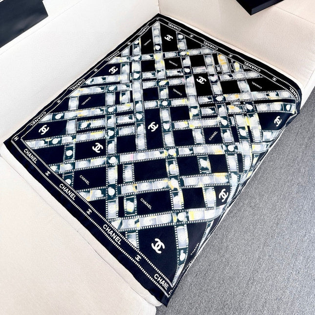CHANEL 26S SCARF 88 IN SILK 309799