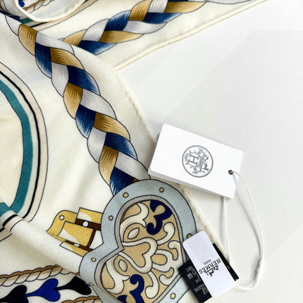 HERMES 26S PRINTED SQUARE SCARF 135 IN CASHMERE AND SILK 309423