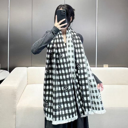 CHANEL 25S SCARF 190 IN CASHMERE 880365