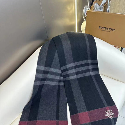 BURBERRY 26S SCARF 180CM IN CASHMERE 309784