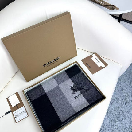 BURBERRY 26S SCARF 180CM IN CASHMERE 303179