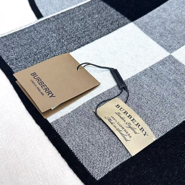 BURBERRY 26S SCARF 180CM IN CASHMERE 303180