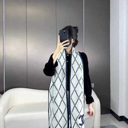 CHANEL 25S SCARF 180 IN WOOL 989767