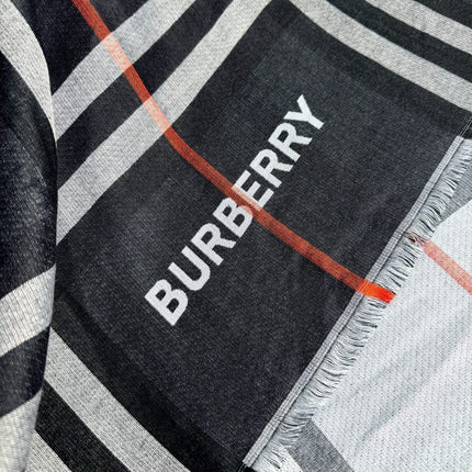 BURBERRY 26S SCARF 220CM IN SILK CASHMERE 303205