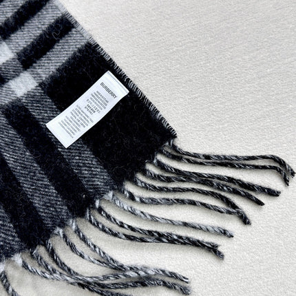 BURBERRY 26S SCARF 210CM IN CASHMERE 303182