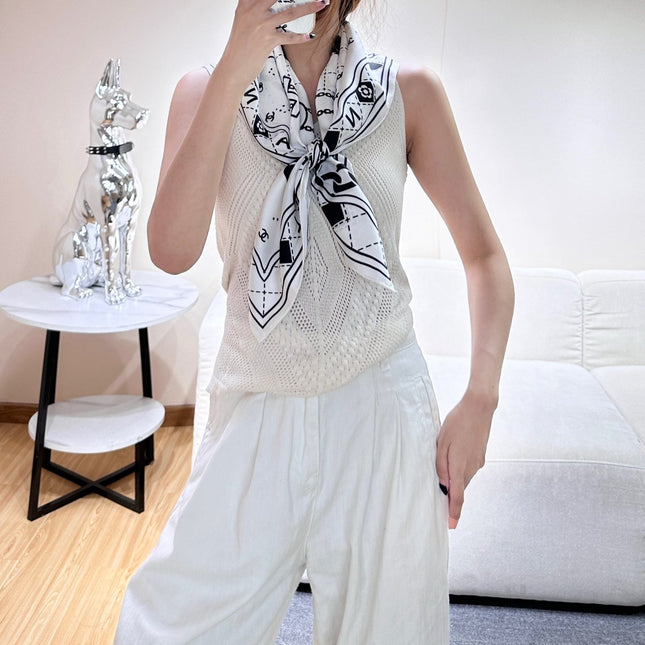 CHANEL 26S SCARF 90 IN SILK 304580