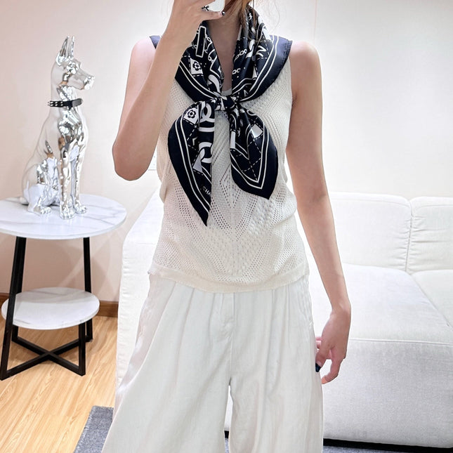 CHANEL 26S SCARF 90 IN SILK 304581