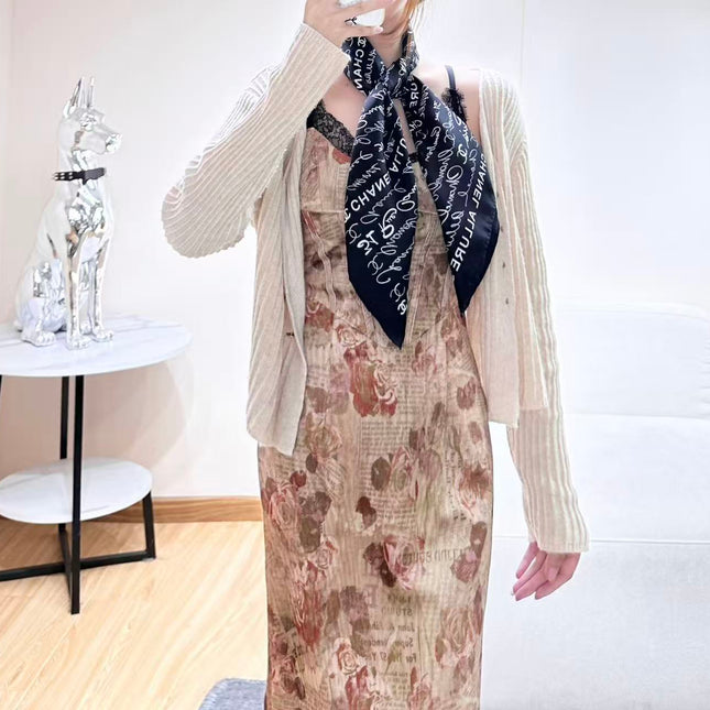 CHANEL 26S SCARF 90 IN SILK 305987