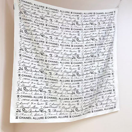 CHANEL 26S SCARF 90 IN SILK 305988