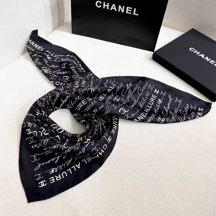 CHANEL 26S SCARF 90 IN SILK 504814