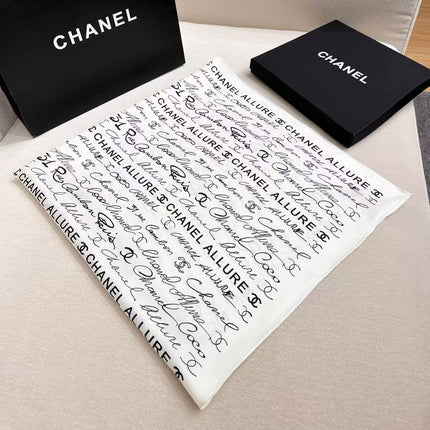 CHANEL 26S SCARF 90 IN SILK 504815