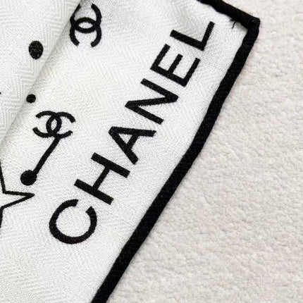 CHANEL 26S SCARF 135 IN SILK AND CASHMERE 510776