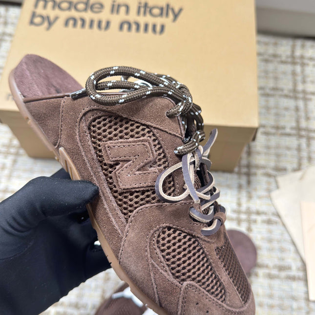 MIUMIU 26S NEW BALANCE SNEAKER MULES IN DARK BROWN SUEDE AND MESH
