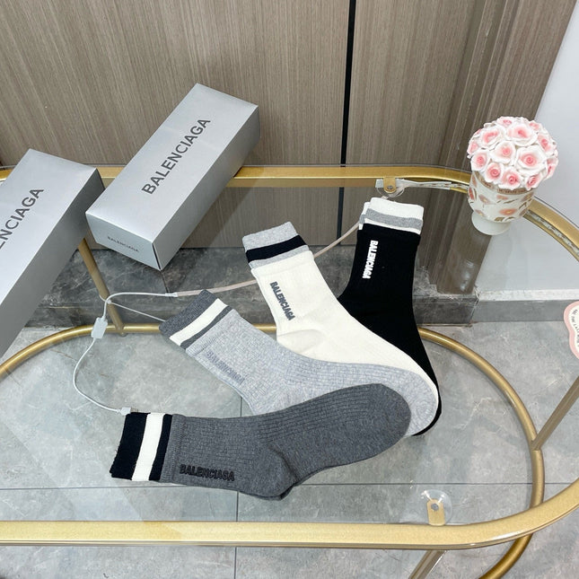 BALENCIAGA 26S CREW SOCKS 180845 (1 BOX)