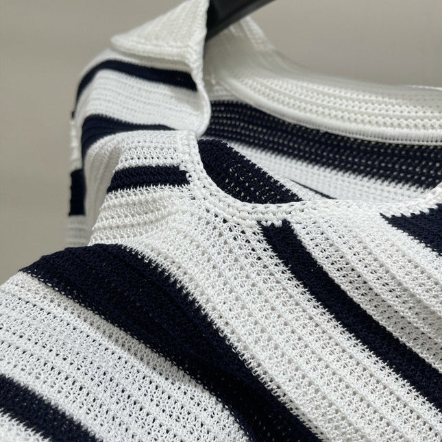 MO&CO. SHORT-SLEEVE KNIT TOP IN WHITE WITH BLACK STRIPES 267958