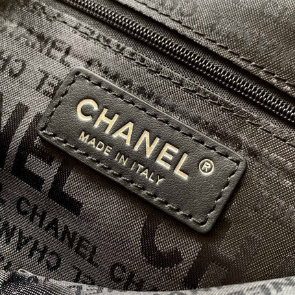 CHANEL 25S HOBO BAG 30 CM IN BLACK SMOOTH CALFSKIN