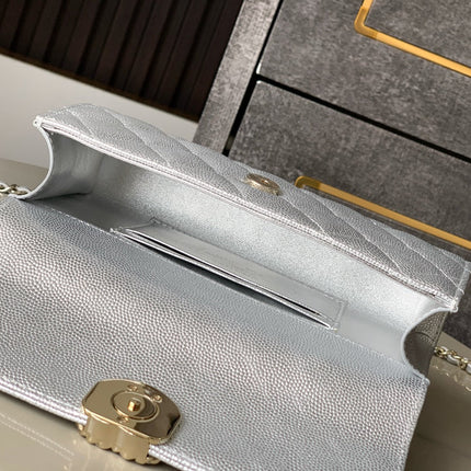 CHANEL 25S KELLY BAG 18 IN SILVER CAVIAR LEATHER WITH GOLD HARDWARE STYLE 2
