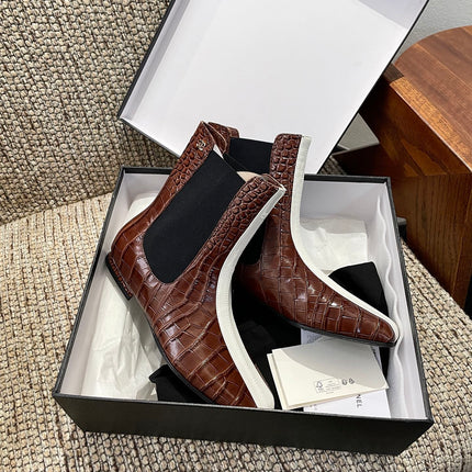 CHANEL 26S ANKLE BOOTS IN BROWN CROCODILE EMBOSSED CALFSKIN WITH WHITE TRIM