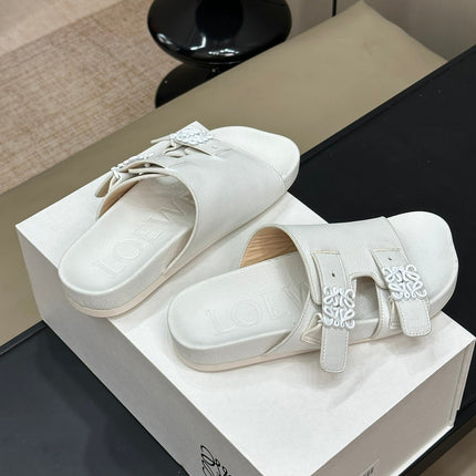LOEWE 26S EASE SLIDE IN WHITE CALFSKIN