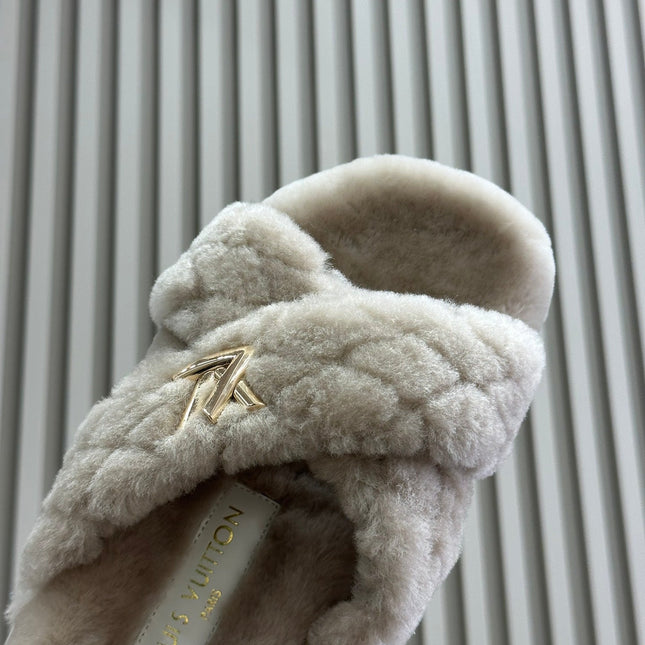 LV WOMEN'S SUNSET COMFORT FLAT MULE IN BEIGE FLEECE