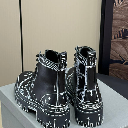 CHUNKY BOOTS IN BLACK SMOOTH CALFSKIN WHITE PRINT