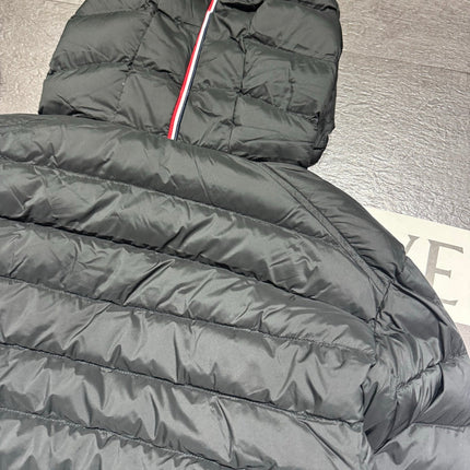 MONCLER 25S SHORT HOODED JACKET 322