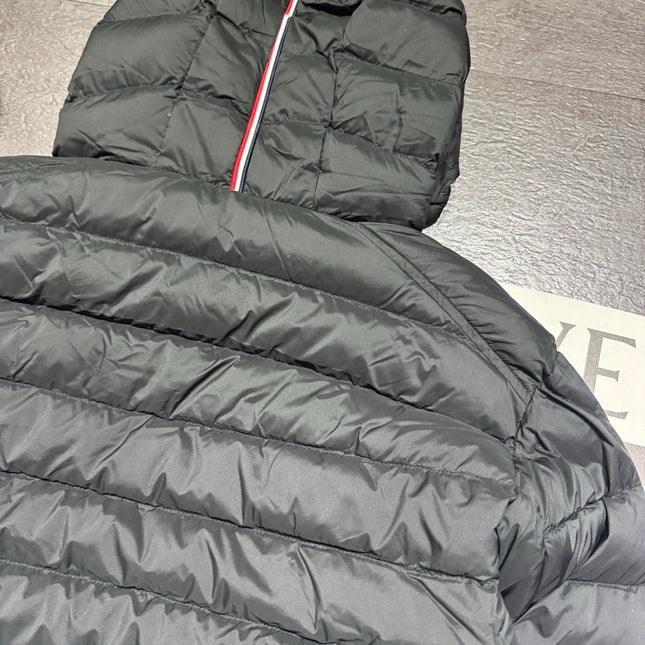 MONCLER 25S SHORT HOODED JACKET 322