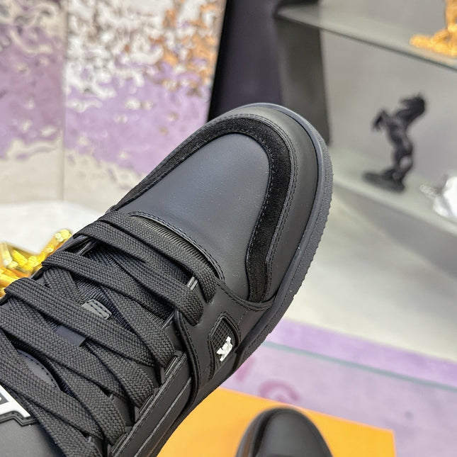 LV 26S LOW TOP SNEAKERS IN BLACK CALFSKIN
