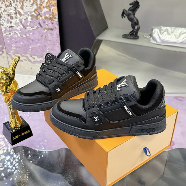 LV 26S LOW TOP SNEAKERS IN BLACK CALFSKIN
