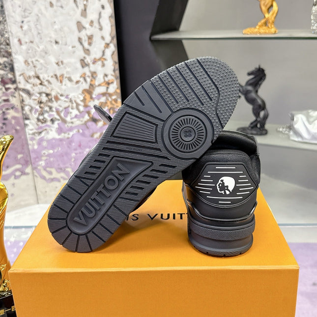 LV 26S LOW TOP SNEAKERS IN BLACK CALFSKIN
