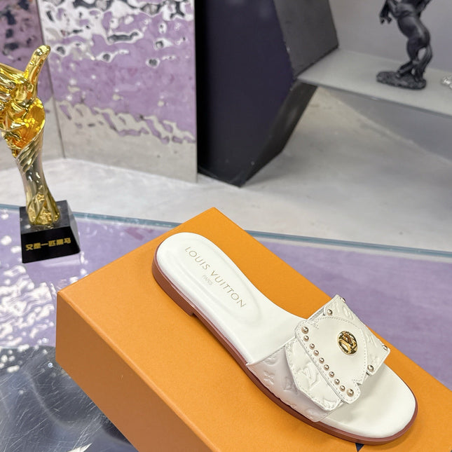 LV 26S FLAT SLIDE SANDALS IN WHITE EMBOSSED CALFSKIN GOLD HARDWARE