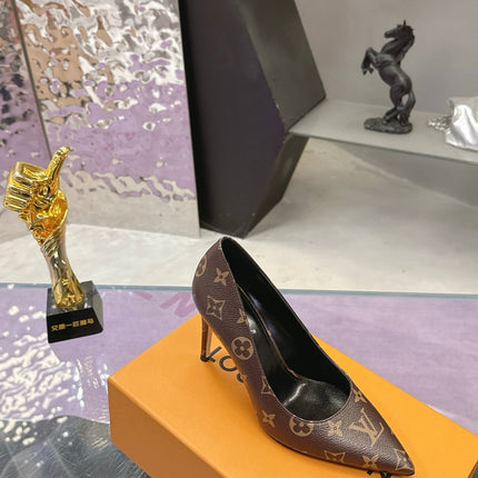 LV 26S POINTED TOE PUMPS 85MM IN DARK BROWN MONOGRAM CALFSKIN