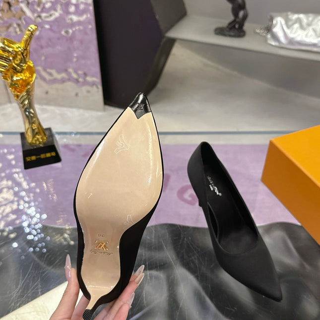 LV 26S POINTED TOE PUMPS 85MM IN BLACK SATIN