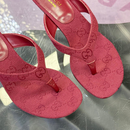 GUCCI 26S THONG KITTEN HEEL SANDALS 55MM IN BURGUNDY RED GG CANVAS